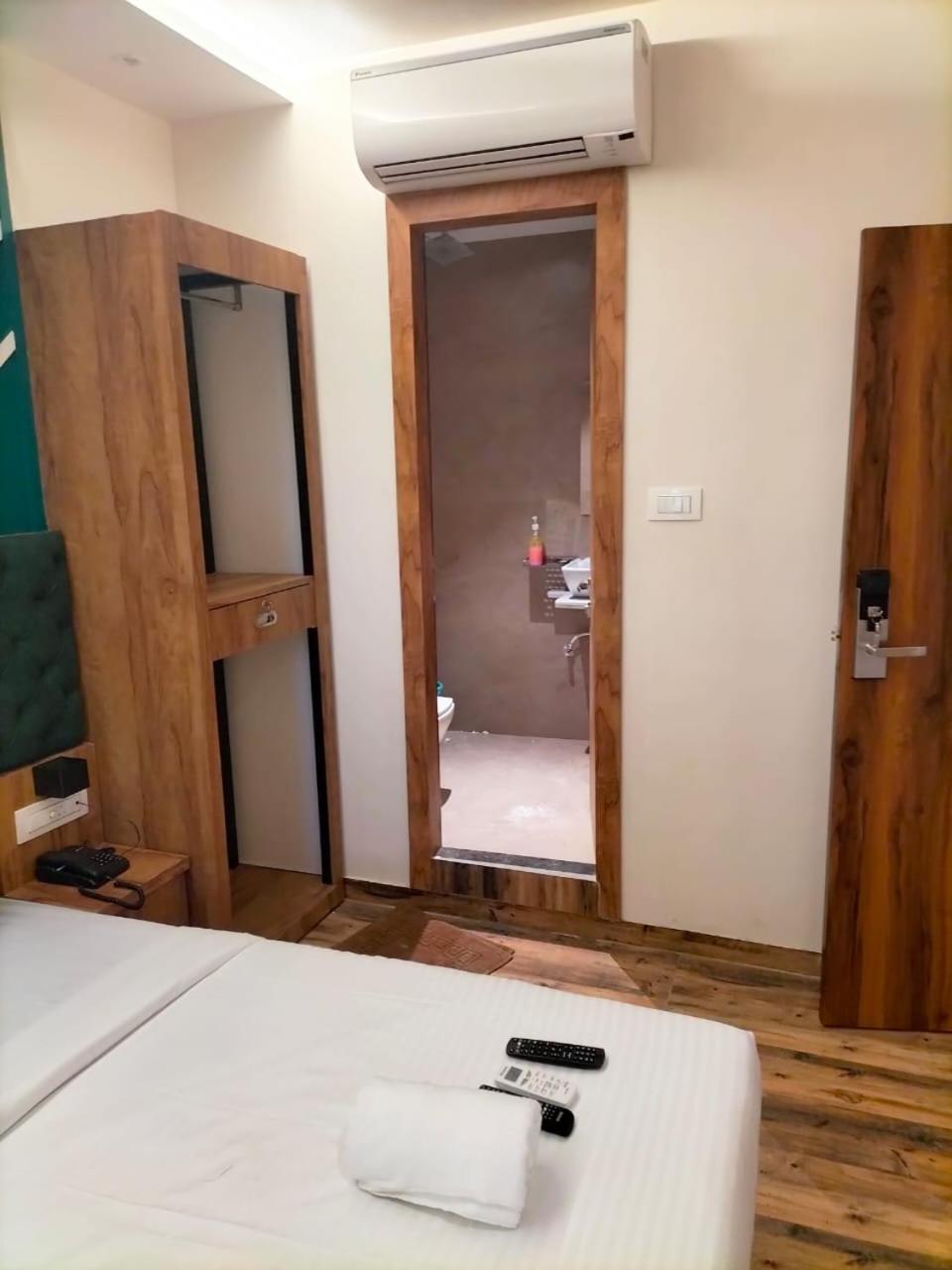 Prince Hotel Mumbai Exterior photo